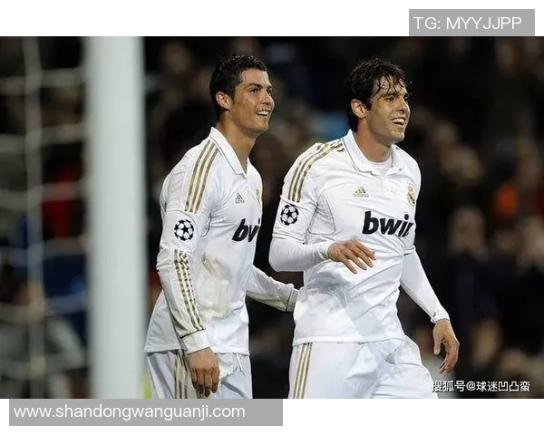 小罗与卡卡的巅峰对决足球历史上的两位传奇巨星之争 小罗与卡卡的巅峰对决足球历史上的两位传奇巨星之争