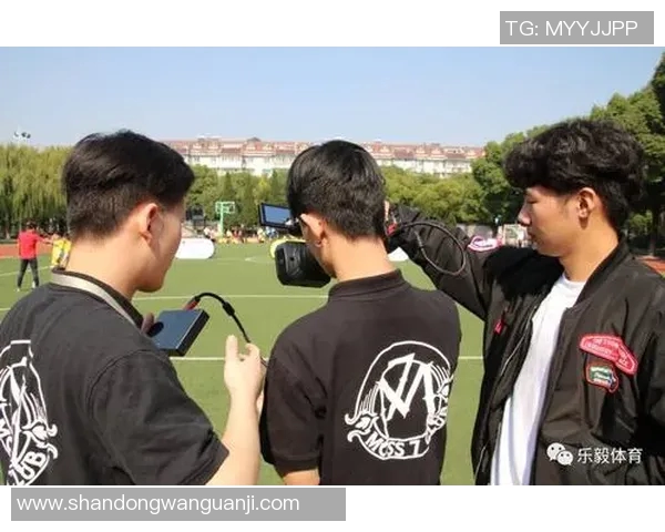 聚华体育场激情四溢足球比赛直播精彩瞬间回顾与分析