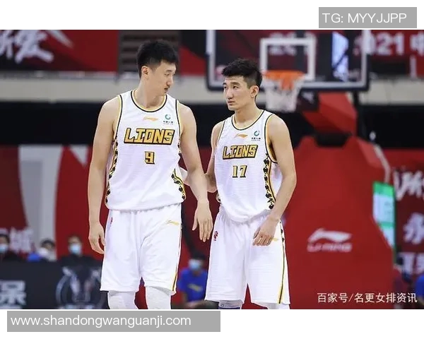 男篮球迷如何在观看足球比赛视频直播中找到乐趣与激情的交融体验 男篮球迷如何在观看足球比赛视频直播中找到乐趣与激情的交融体验