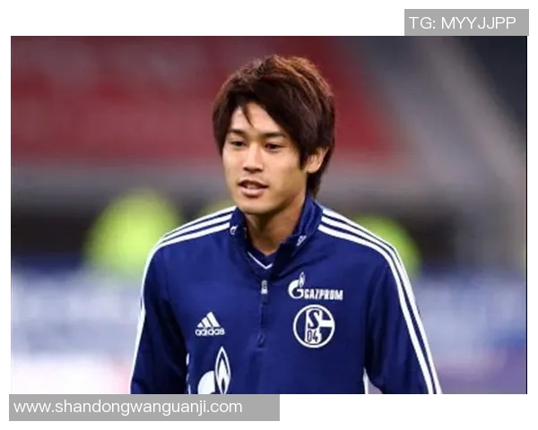 内田笃人:从足球场上的拼搏到人生的哲学思考 内田笃人:从足球场上的拼搏到人生的哲学思考